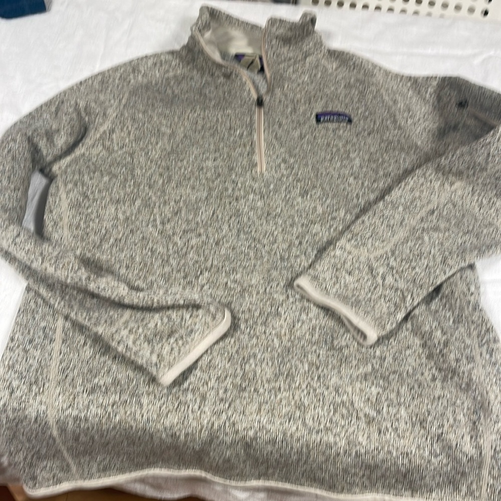 Paragonia sweater